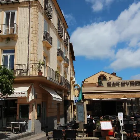 Piazza Tasso Max 1 아파트 *