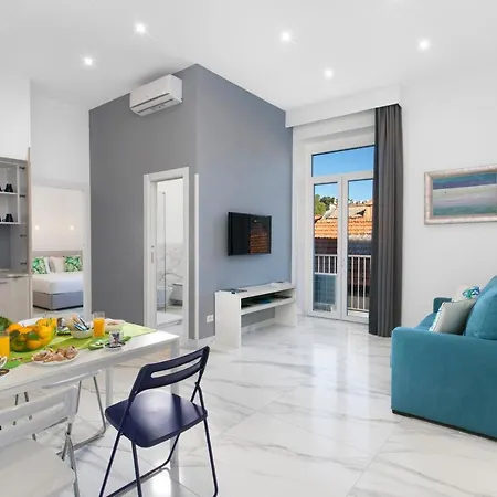 Piazza Tasso Max 1 아파트