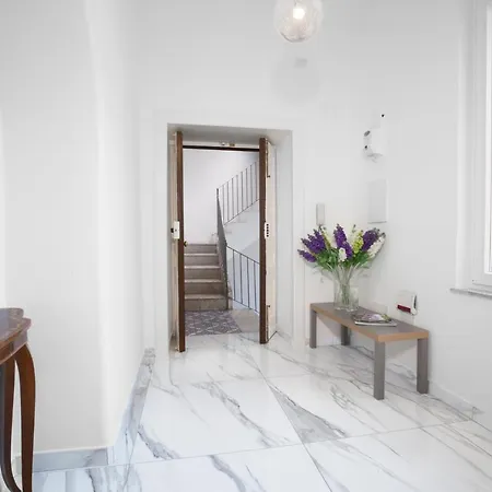 דירה Piazza Tasso Max 1 *